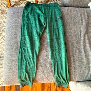 Fleo joggers size small